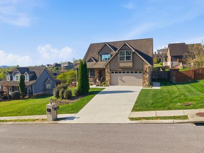8095 Burgundy Cir