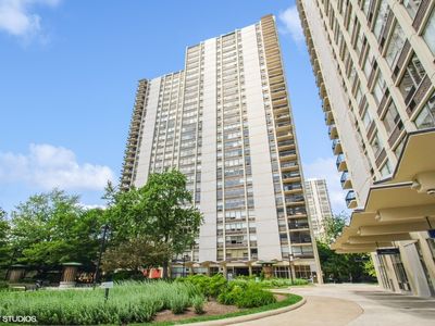 1360 N Sandburg Ter APT 901C