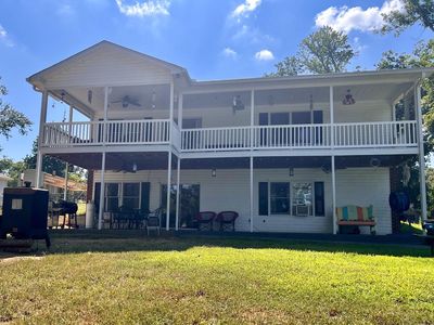 517 Lake Shore Dr