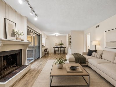 5138 Amesbury Dr APT 211