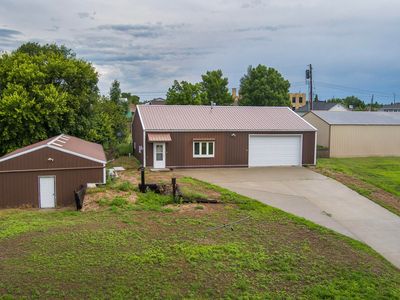 412 W Sampson Ave