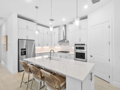 9303 Cape Honey Bee Lane