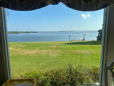 3820 Bluff Ln