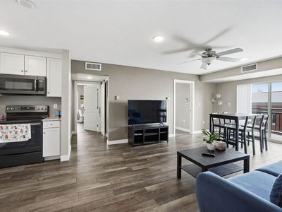 332 S Linn St APT 414