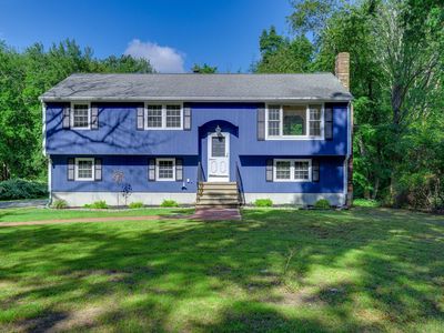 32 Thicket St