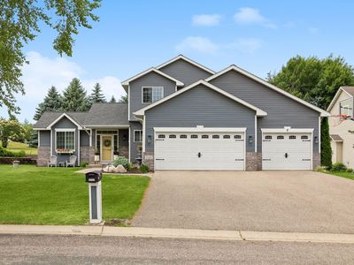 17437 Hazel Ct