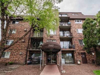 7117 W 93rd St APT 105
