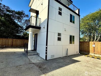 890 Magellan Avenue NE #6