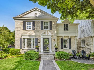 5462 North Shoreland AVENUE