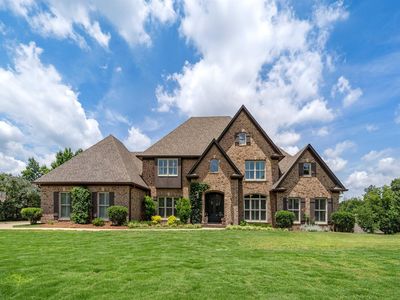 1033 Eagle Nest Cir