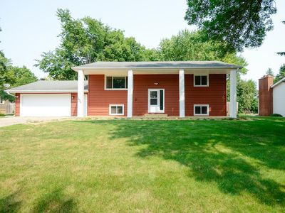 1400 Viking Dr