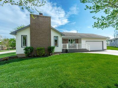 1001 Country Club Dr
