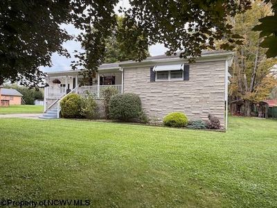 106 Lough Ln