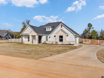 14662 Woodland Creek Dr