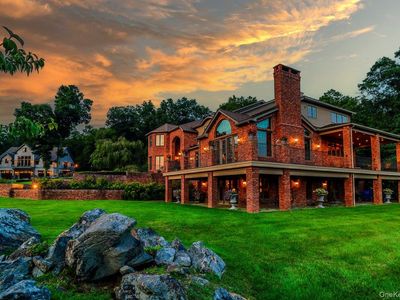 16 Reynwood Drive