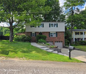 1520 Woodstream Dr