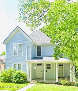 1709 E 5th Ave