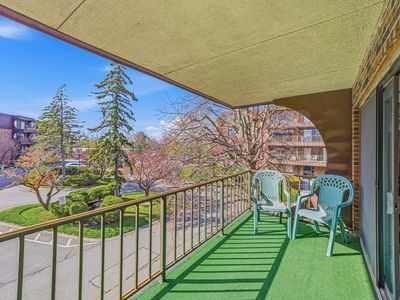 Property at 1002 Paradise Rd APT 3P, Swampscott, MA