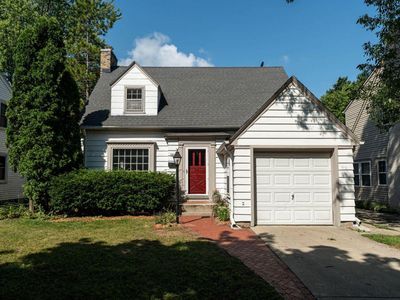 5007 North Santa Monica BOULEVARD