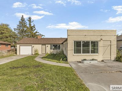 2955 Central Ave