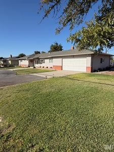 10413 Pioneer Ave