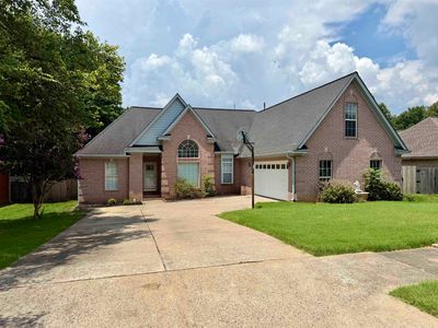 2747 Surrey Park Dr