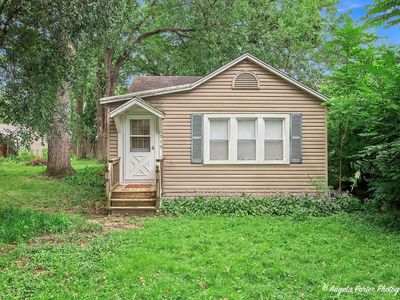 Property at 919 Monroe Ave, Wauconda, IL
