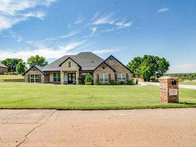 3725 River Valley Dr