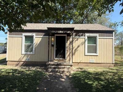 2744 Center Ave