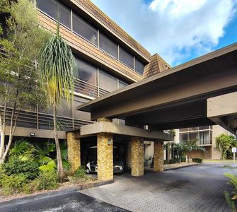 661 NE 195th St APT 402