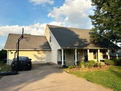 880 Redel Place