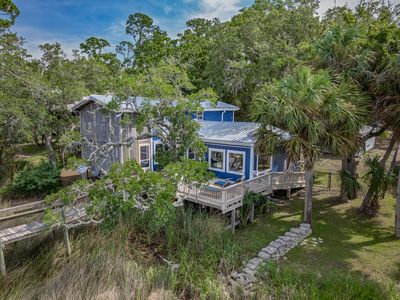 88 River Dr