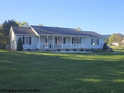 33 Trellis Dr