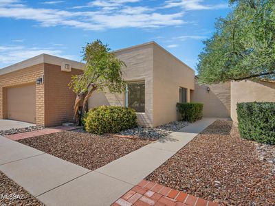 1897 N Fountain Park Dr