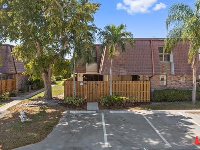 7585 Courtyard Run W