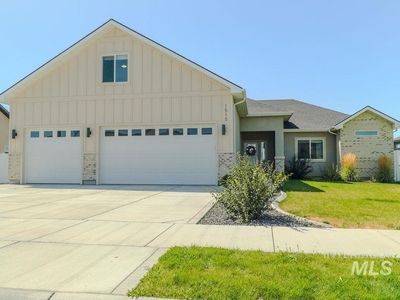 1515 Leslie Dr