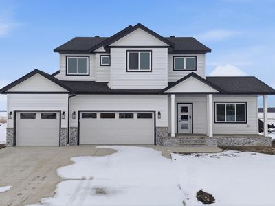 Property at 517 Prairie Pkwy, Kindred, ND