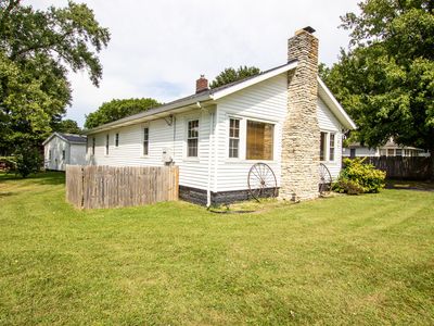 207 E Bertrand Rd