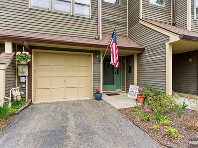 40 Lexington Ln APT D