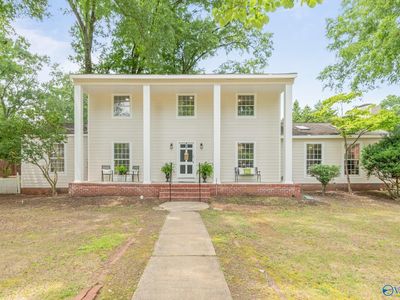 737 Mira Vista Dr SE