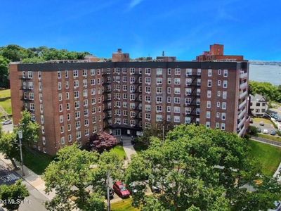 350 Richmond Ter APT 3M