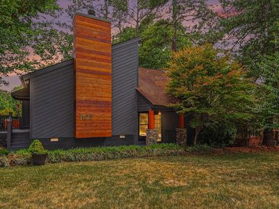 1605 Lakepark Dr