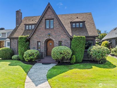 1012 N Park Drive