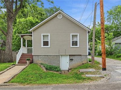 7 N Iron St