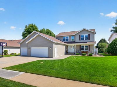 1008 Golfers Ct SE