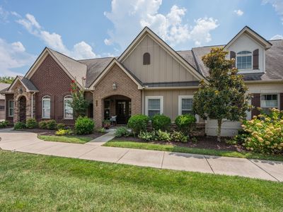2058 Moultrie Cir