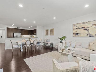 10878 N Bloomfield St #210