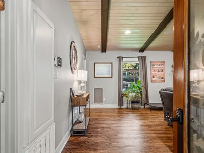 101 101/103 Oak Point Dr