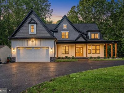 3200 Lakeview Pkwy