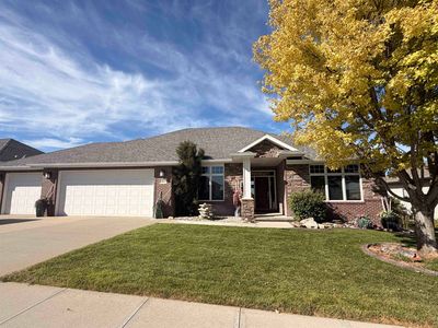 2815 Pinnacle Dr